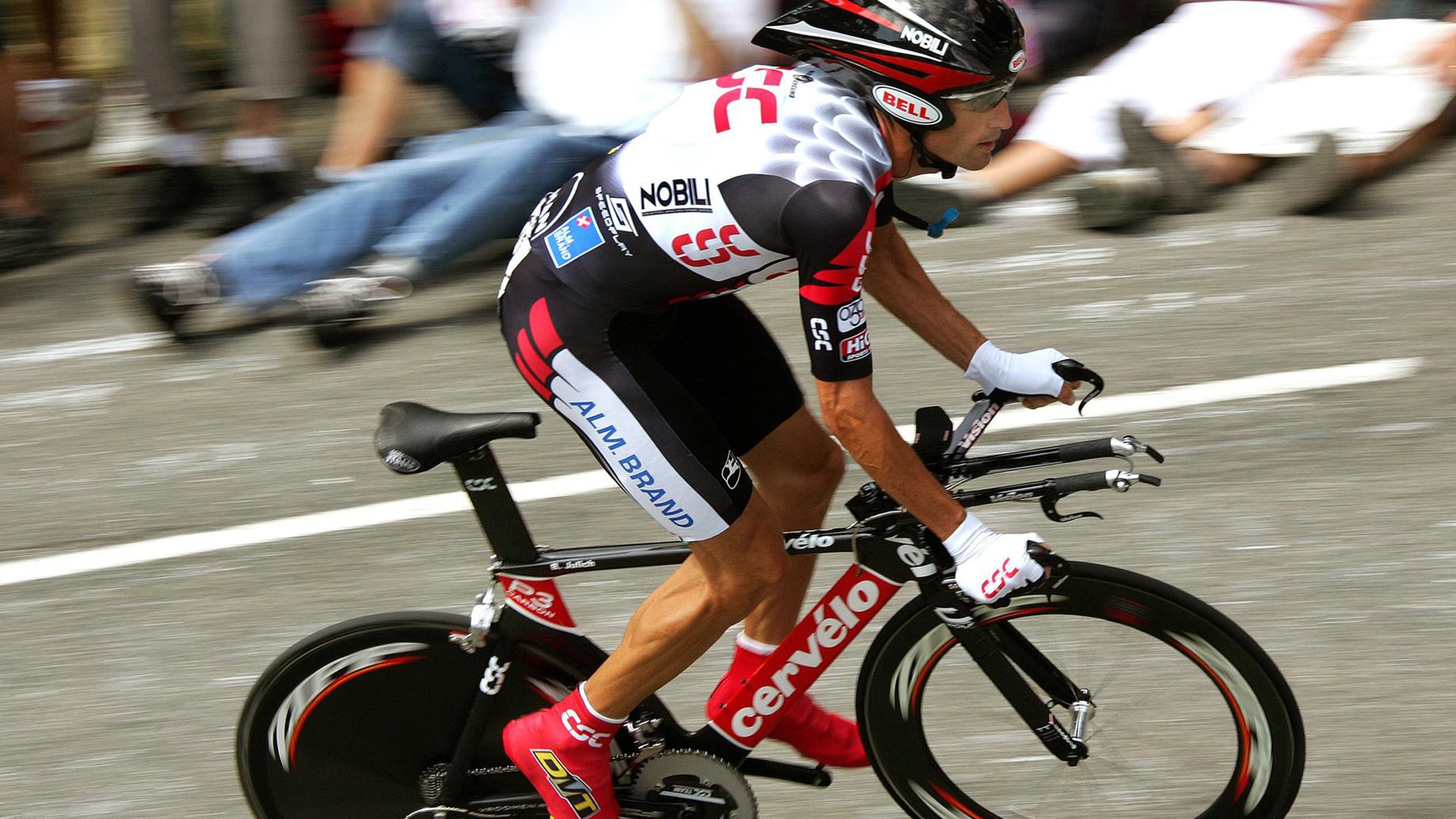 塔图姆绝杀惊艳四方，巴塞罗那未来光芒万丈，塔图姆绝杀领衔，巴塞罗那曙光映照——双星闪耀体坛之夜